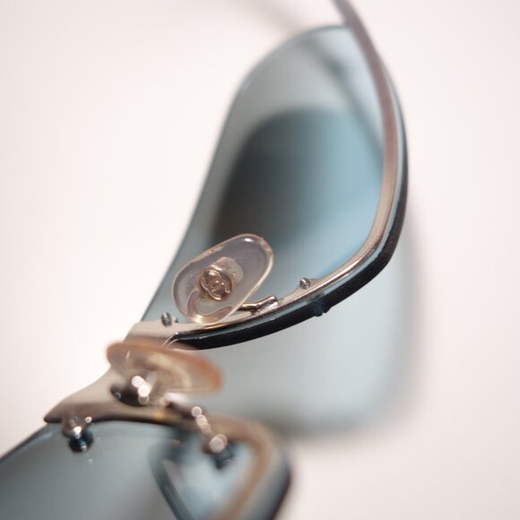 Vtg Chanel Blue Gradient Rimless Lens w/ Silver Metal & CC Logo Arm Sunglasses - Picture 10 of 16